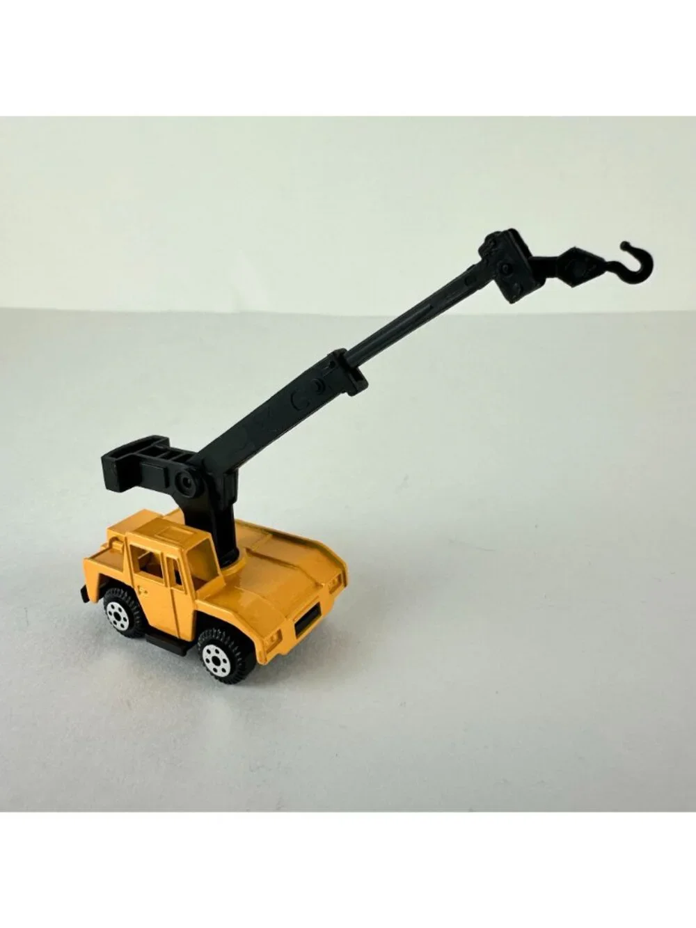 Vintage Yatming  No 1367 Yellow Crane